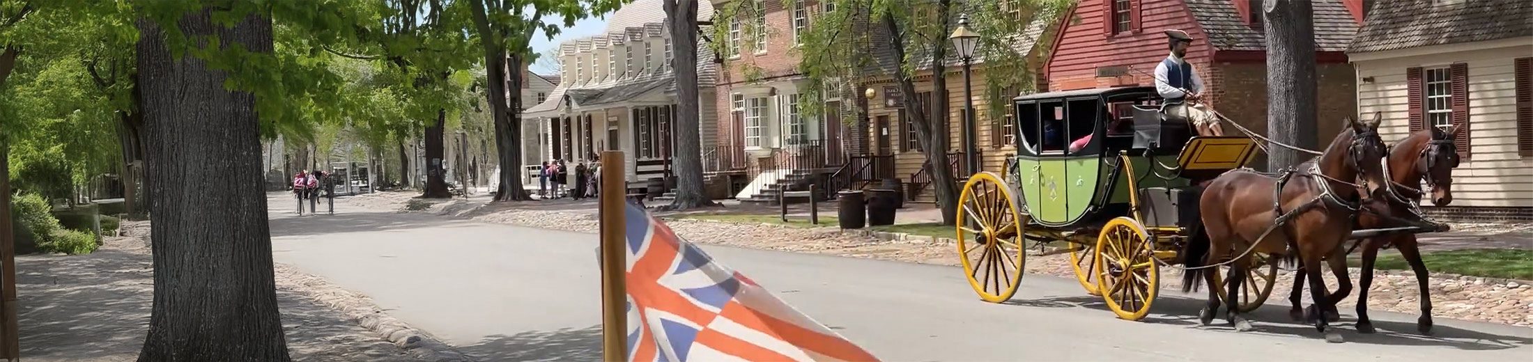 As the leaves in Virginia turn brilliant shades of red, orange, and gold, Williamsburg’s cobblestone streets, historic buildings, and tree-lined paths become even more enchanting.